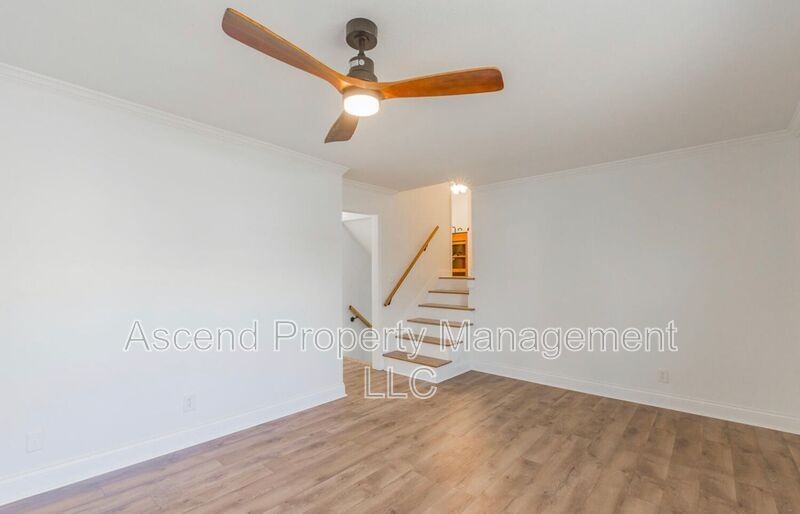 8514 Maplewood Trl - Photo 5 of 30
