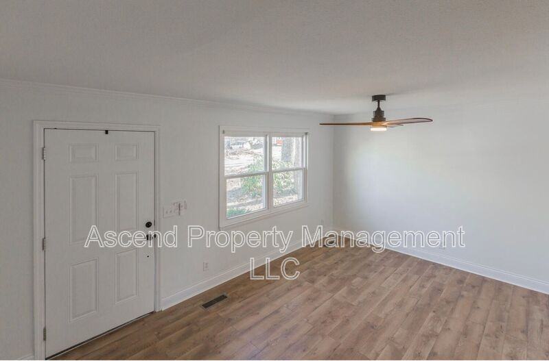 8514 Maplewood Trl - Photo 6 of 30