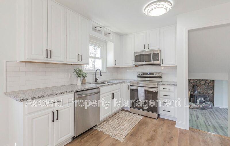 8514 Maplewood Trl - Photo 7 of 30