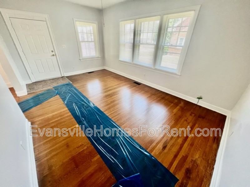 1929 E Mulberry St - Photo 2 of 12