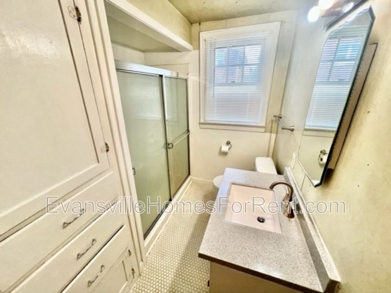 1929 E Mulberry St - Photo 6 of 12