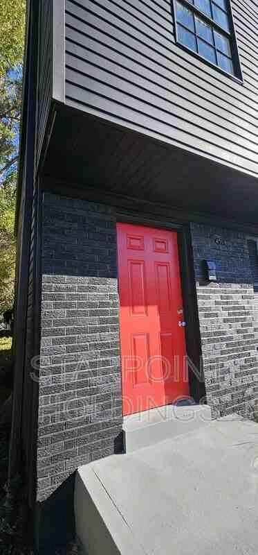 4137 W Lee Ave - Photo 2 of 11