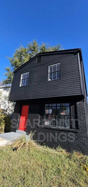 4137 W Lee Ave - Photo 3 of 11