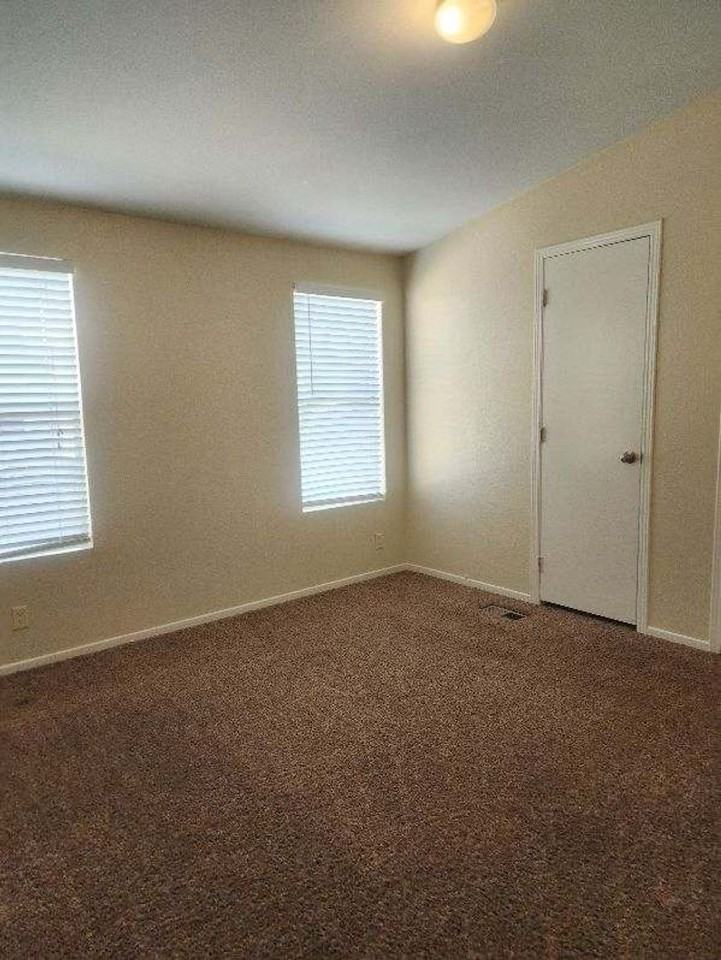 505 33rd St #A - Photo 6 of 11