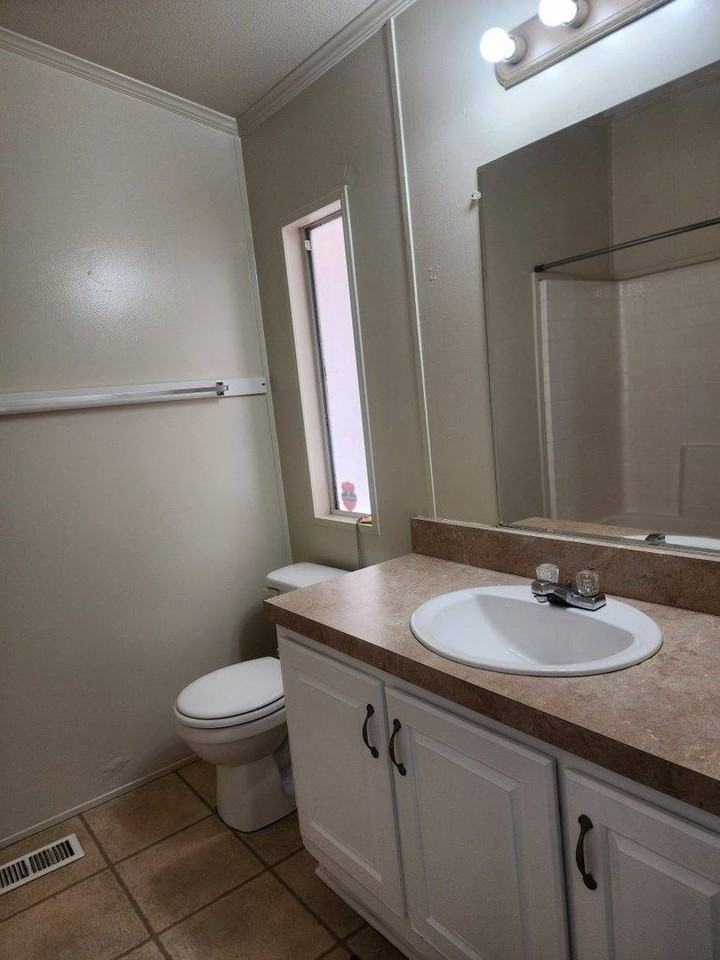 505 33rd St #A - Photo 7 of 11