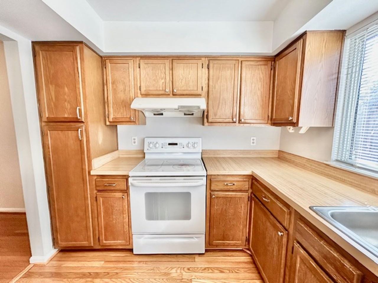 50 Capricorn Ct - Photo 7 of 34