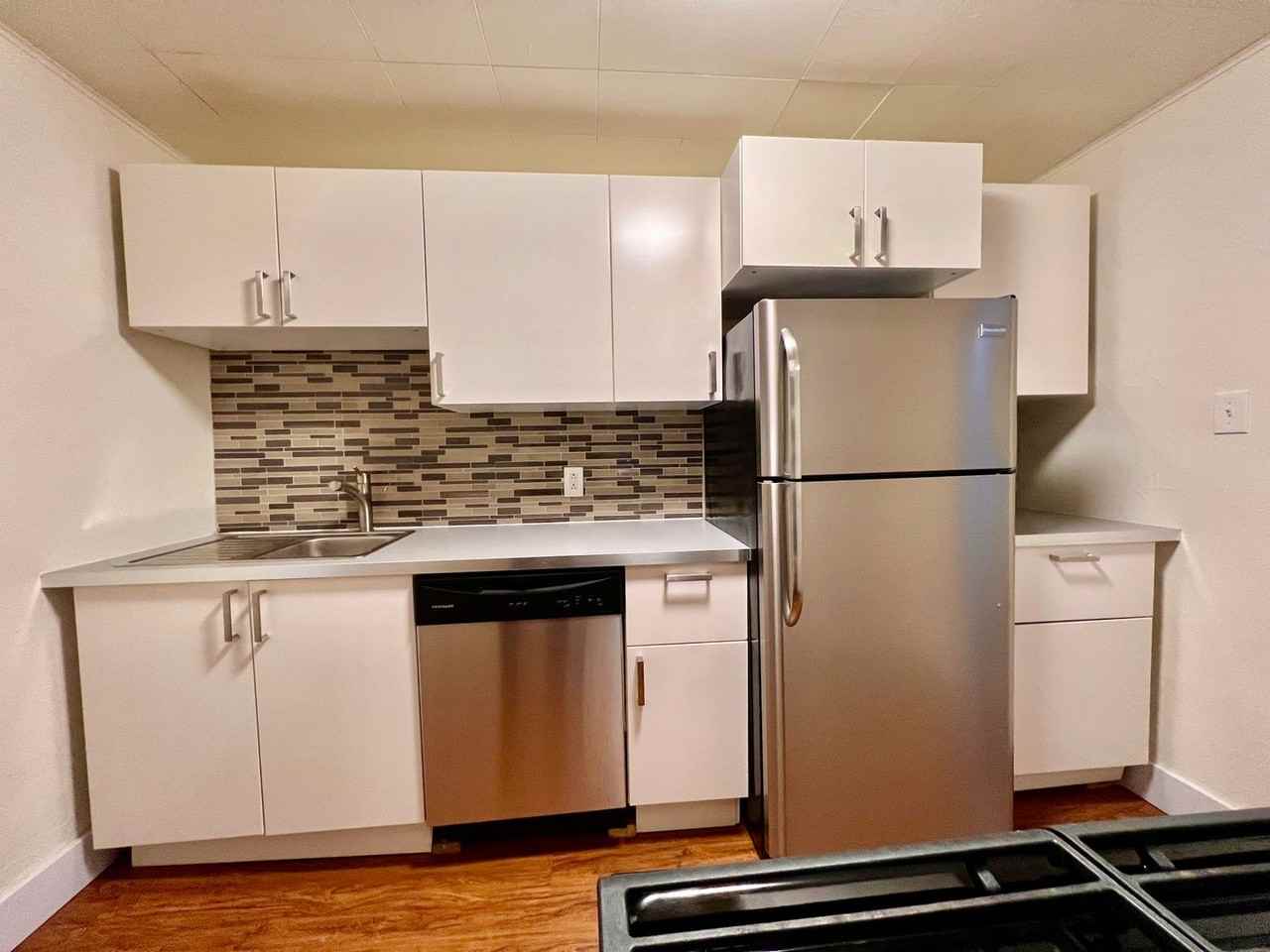 526 E 9th Ave Fl 2 - Photo 2 of 17