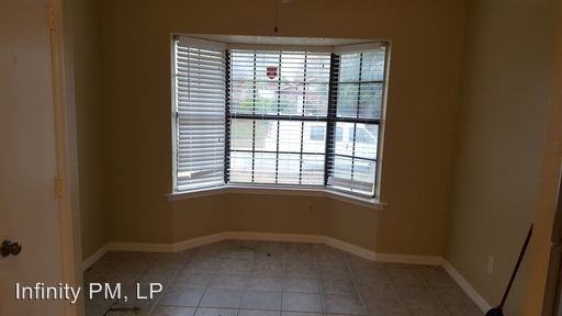 4002 Fletcher Dr - Photo 3 of 8