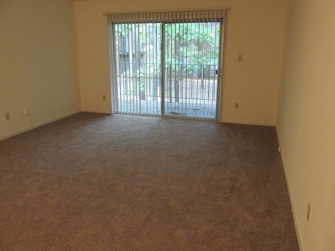 330 Orchard Trace Ln #7 - Photo 3 of 12