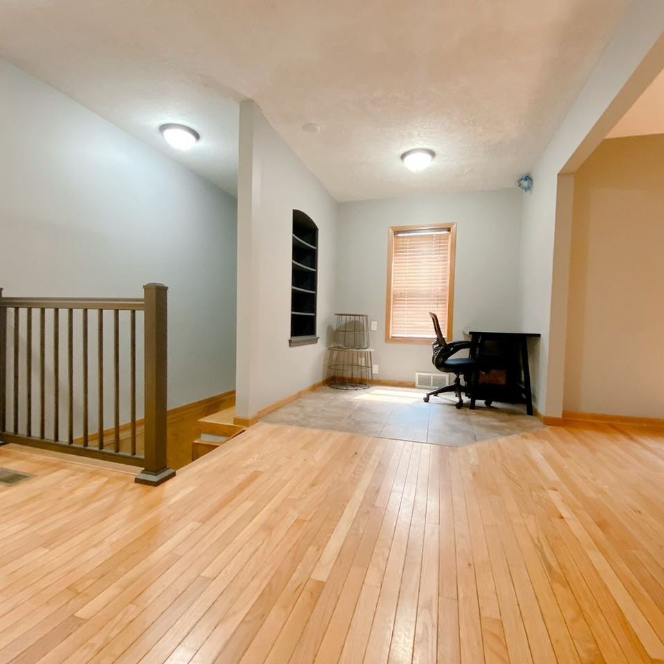 2728 Sharon Dr - Photo 2 of 42