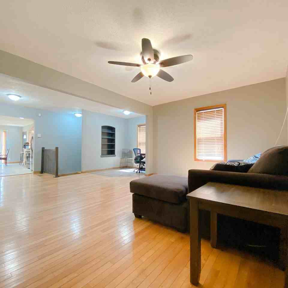 2728 Sharon Dr - Photo 3 of 42