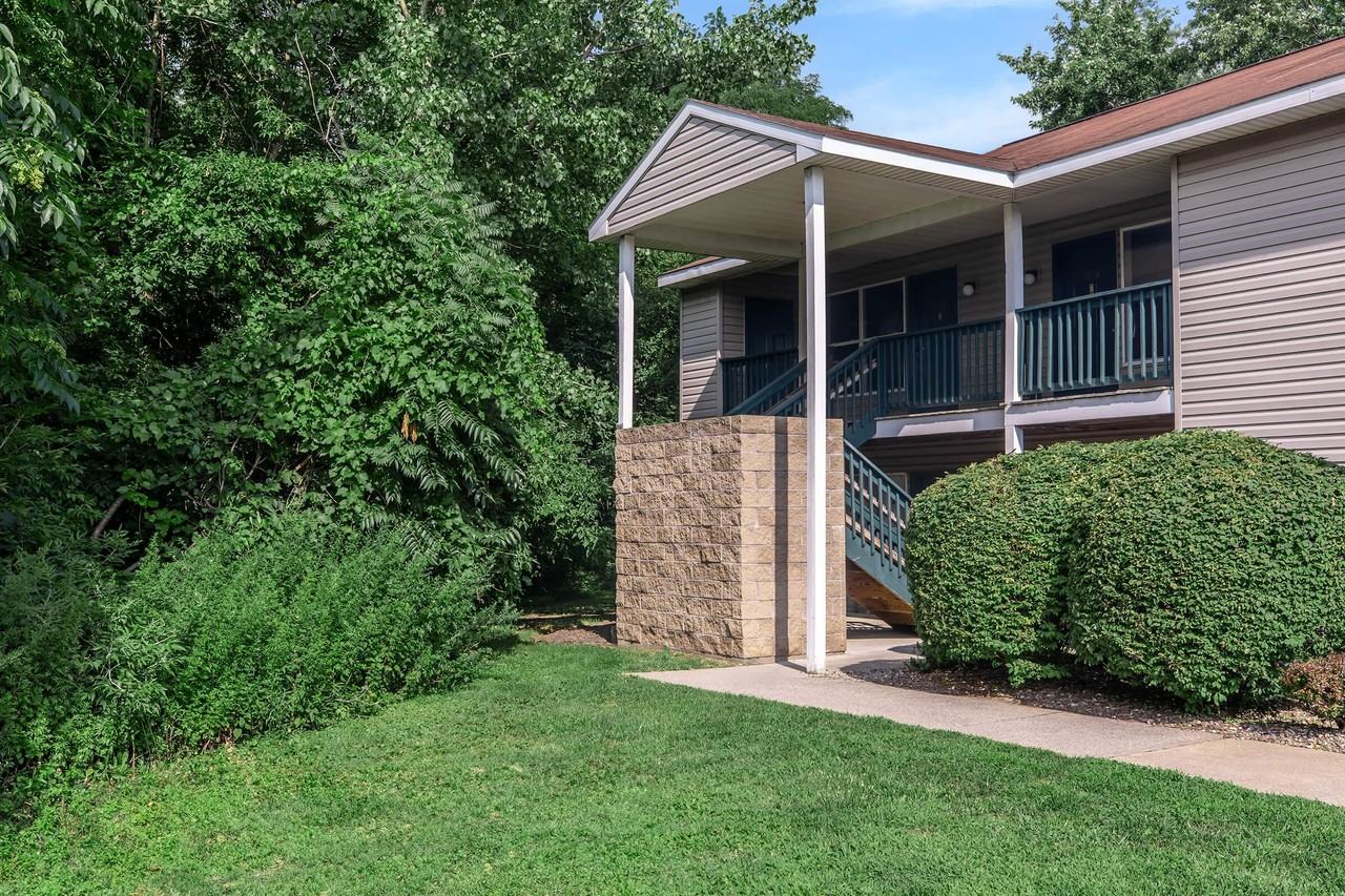 Vandenburgh Place Apartments - Photo 4 of 50