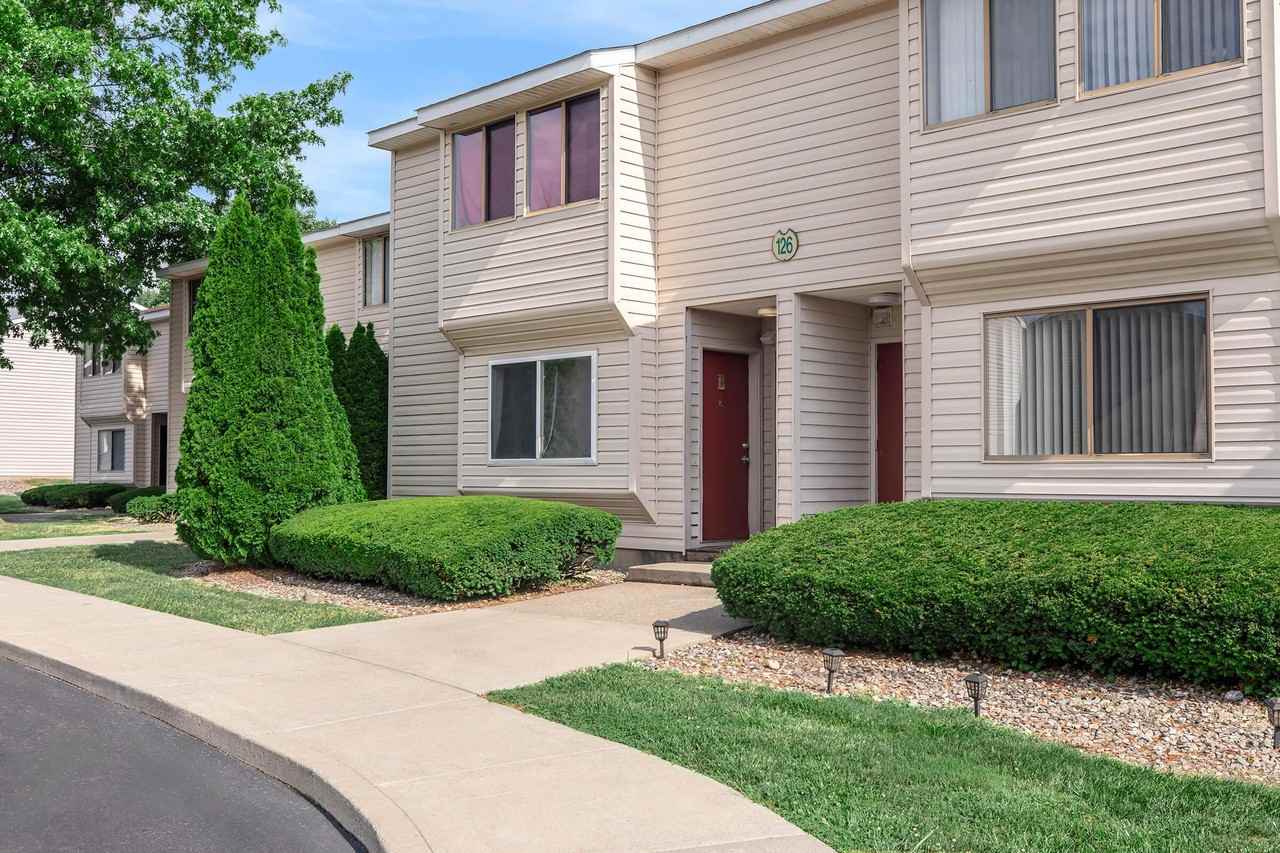 Vandenburgh Place Apartments - Photo 6 of 50