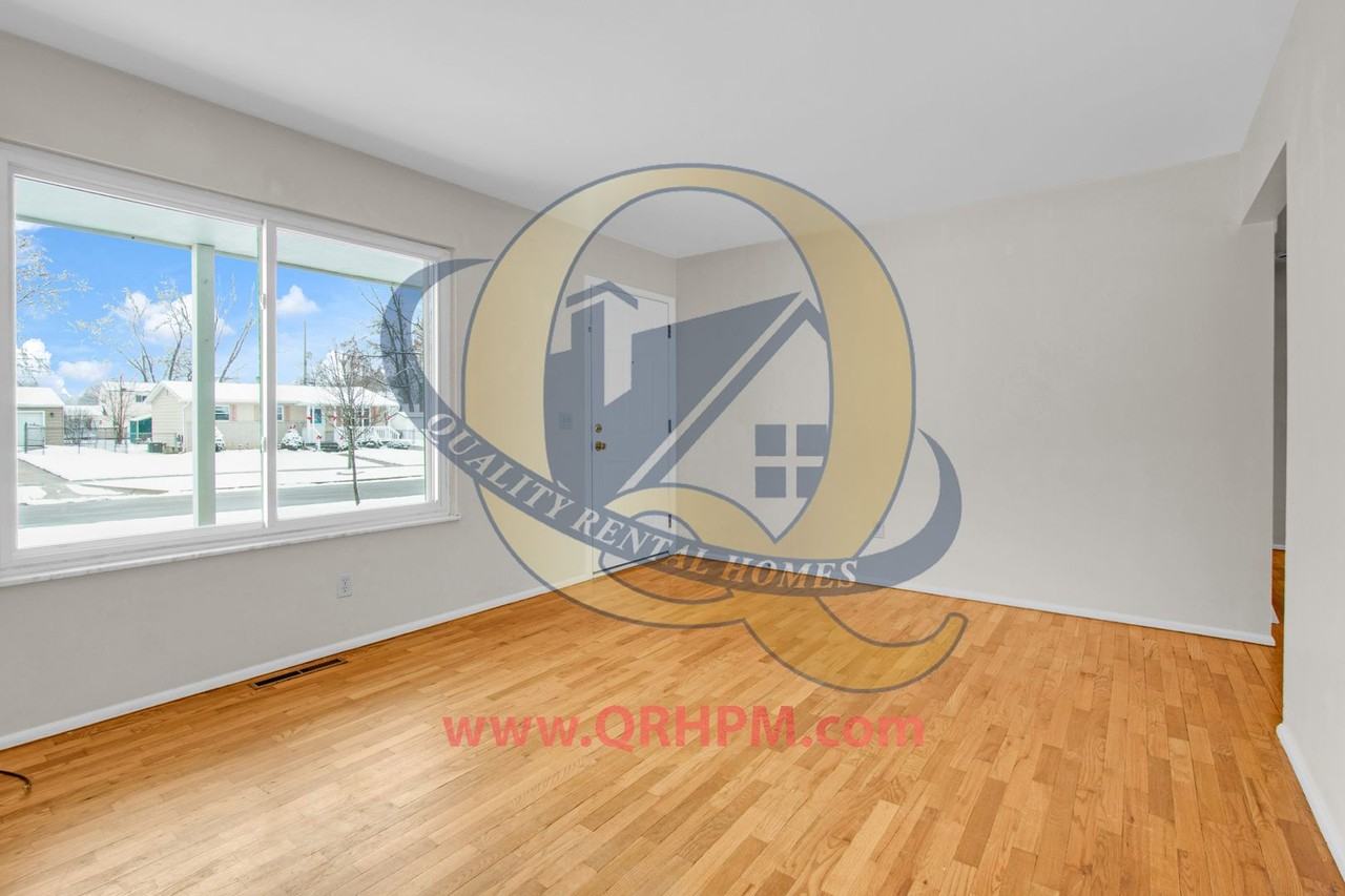 5197 Daval Dr - Photo 2 of 17