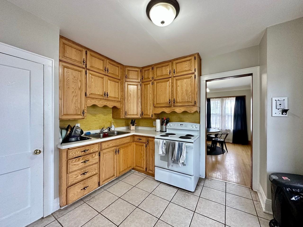 926 N 19th Ave E - Photo 3 of 27