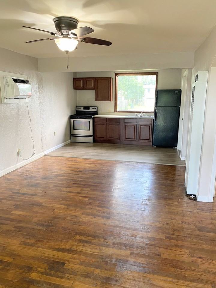 1410 Forrest St - Photo 2 of 9