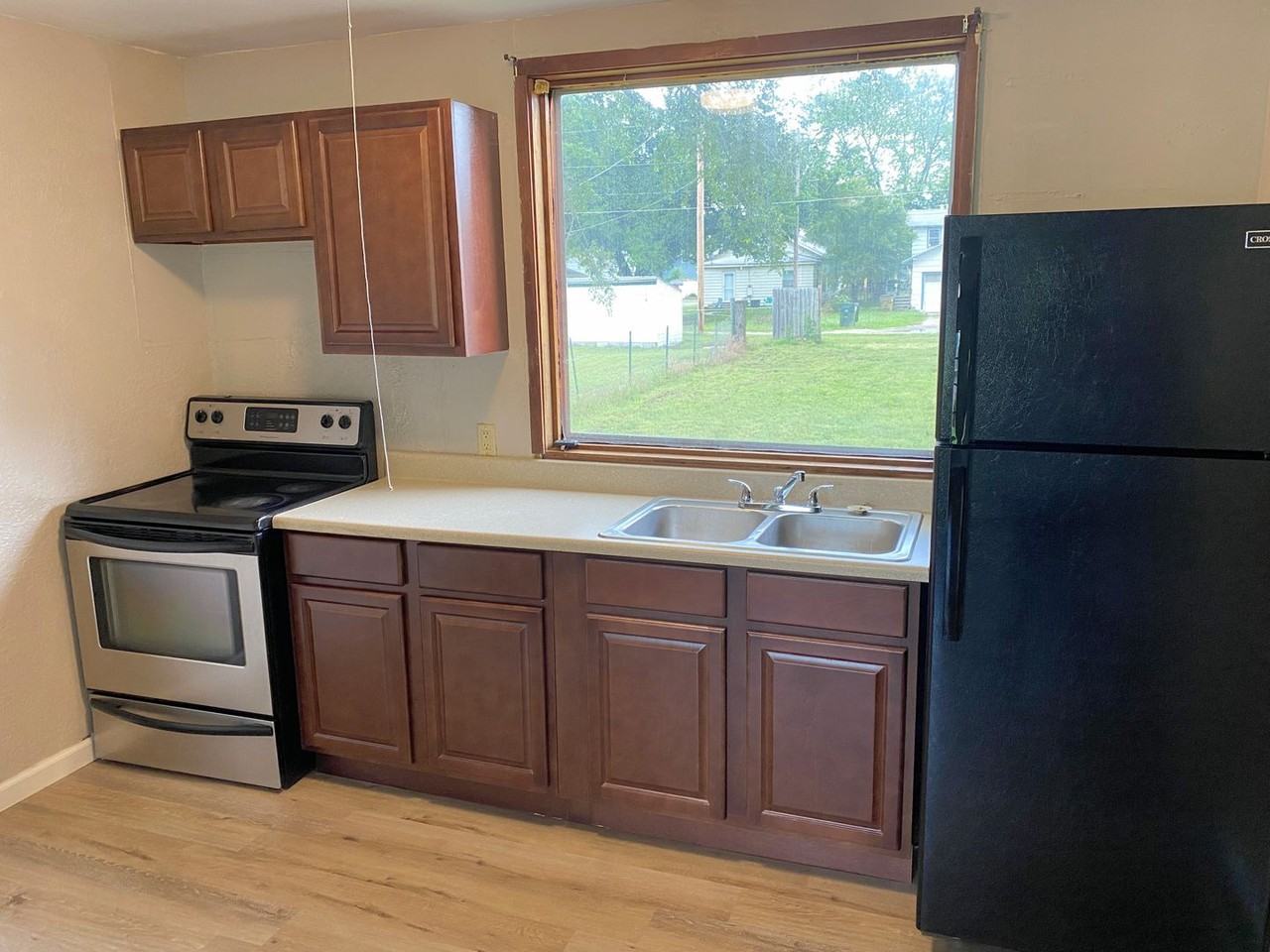 1410 Forrest St - Photo 3 of 9