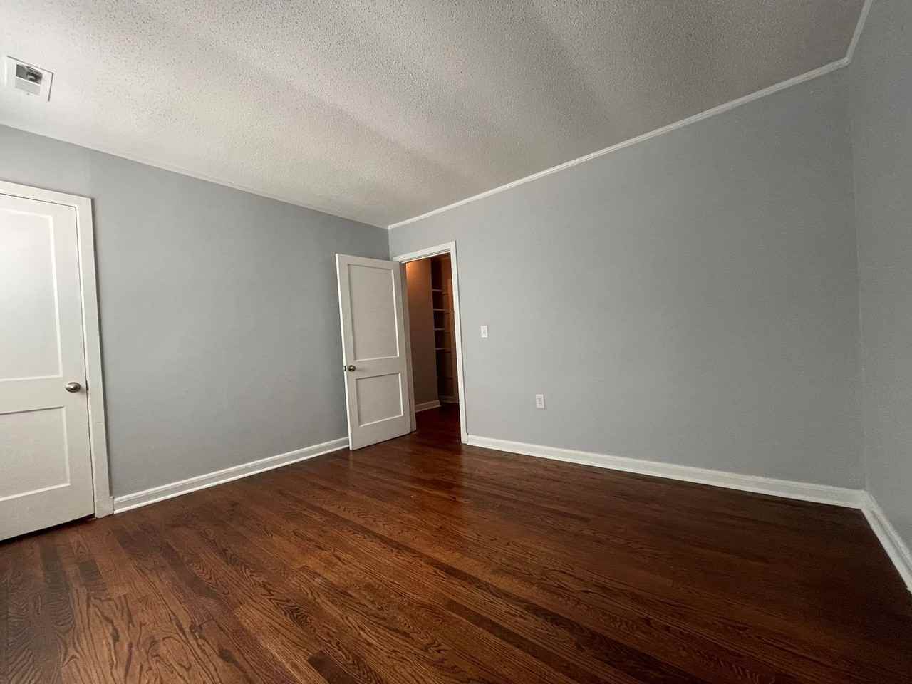 730 W Dolphin St - Photo 5 of 31