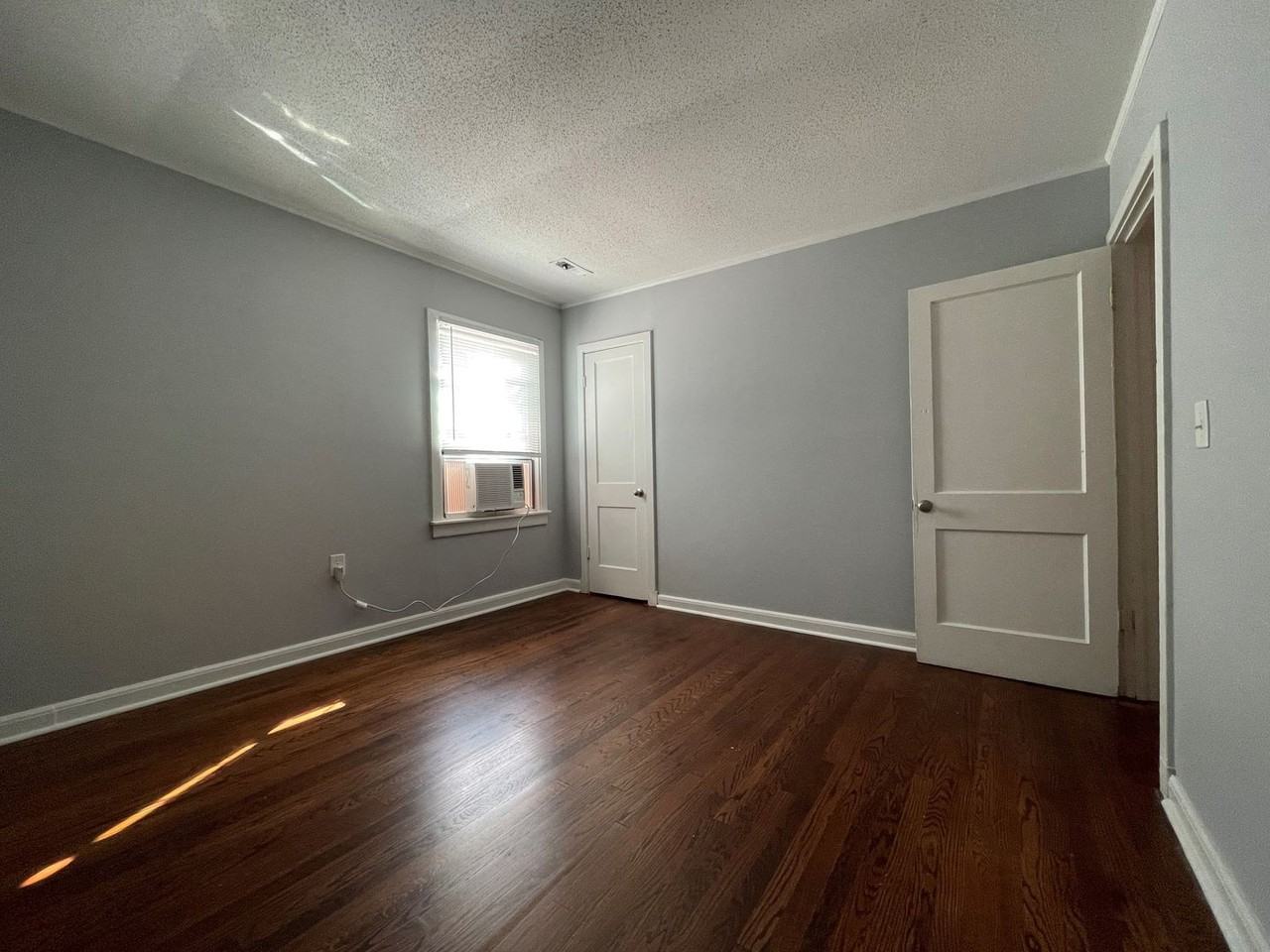 730 W Dolphin St - Photo 6 of 31