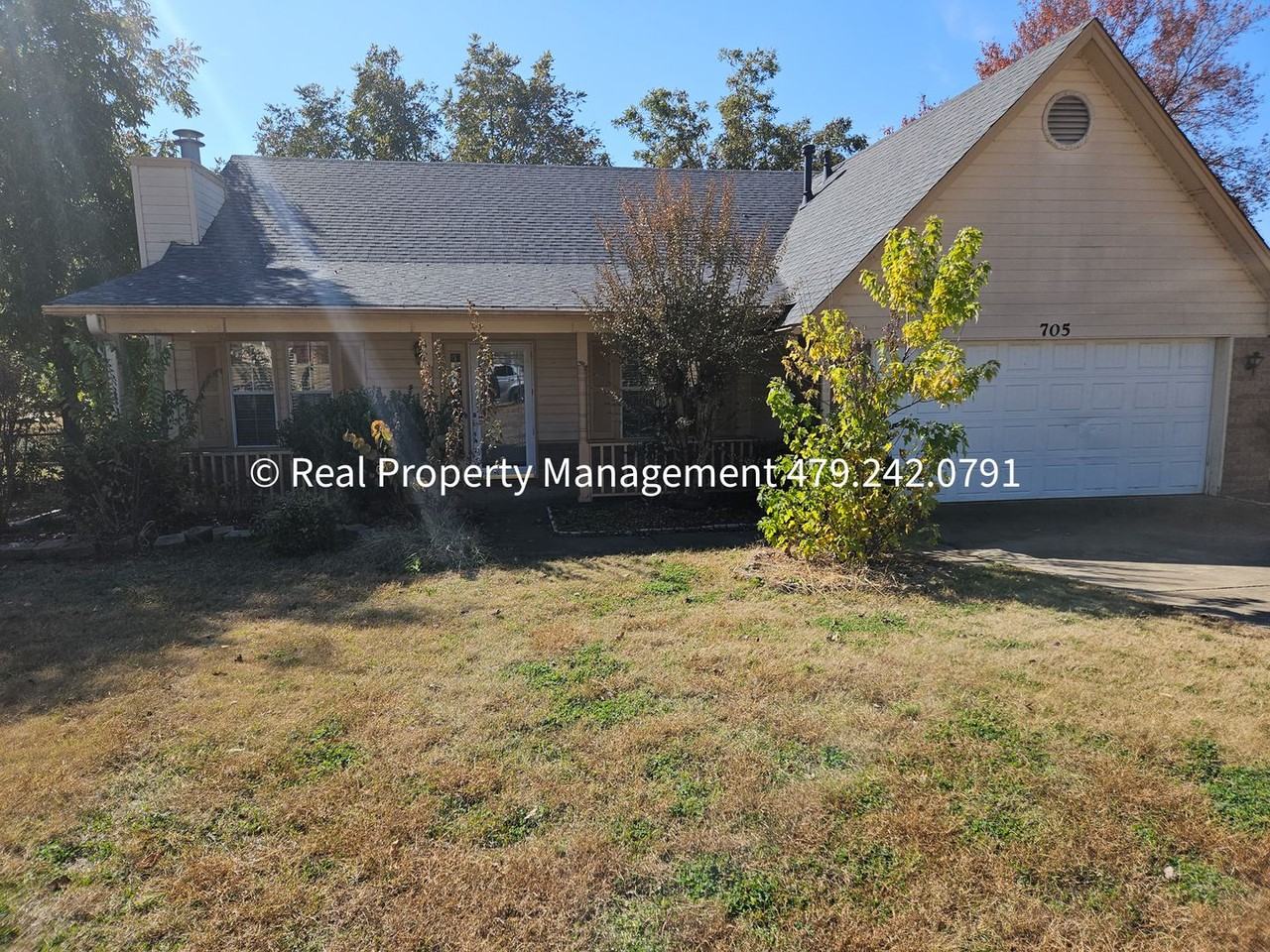 705 J St - Photo 2 of 19