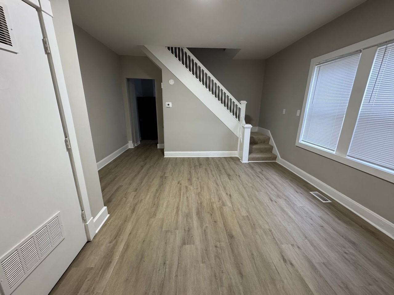 1132 N Oxford St - Photo 5 of 18