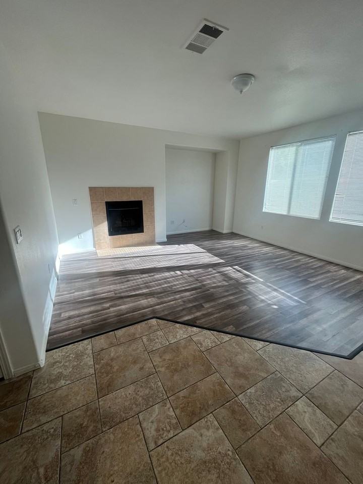 34006 Leon St - Photo 4 of 7