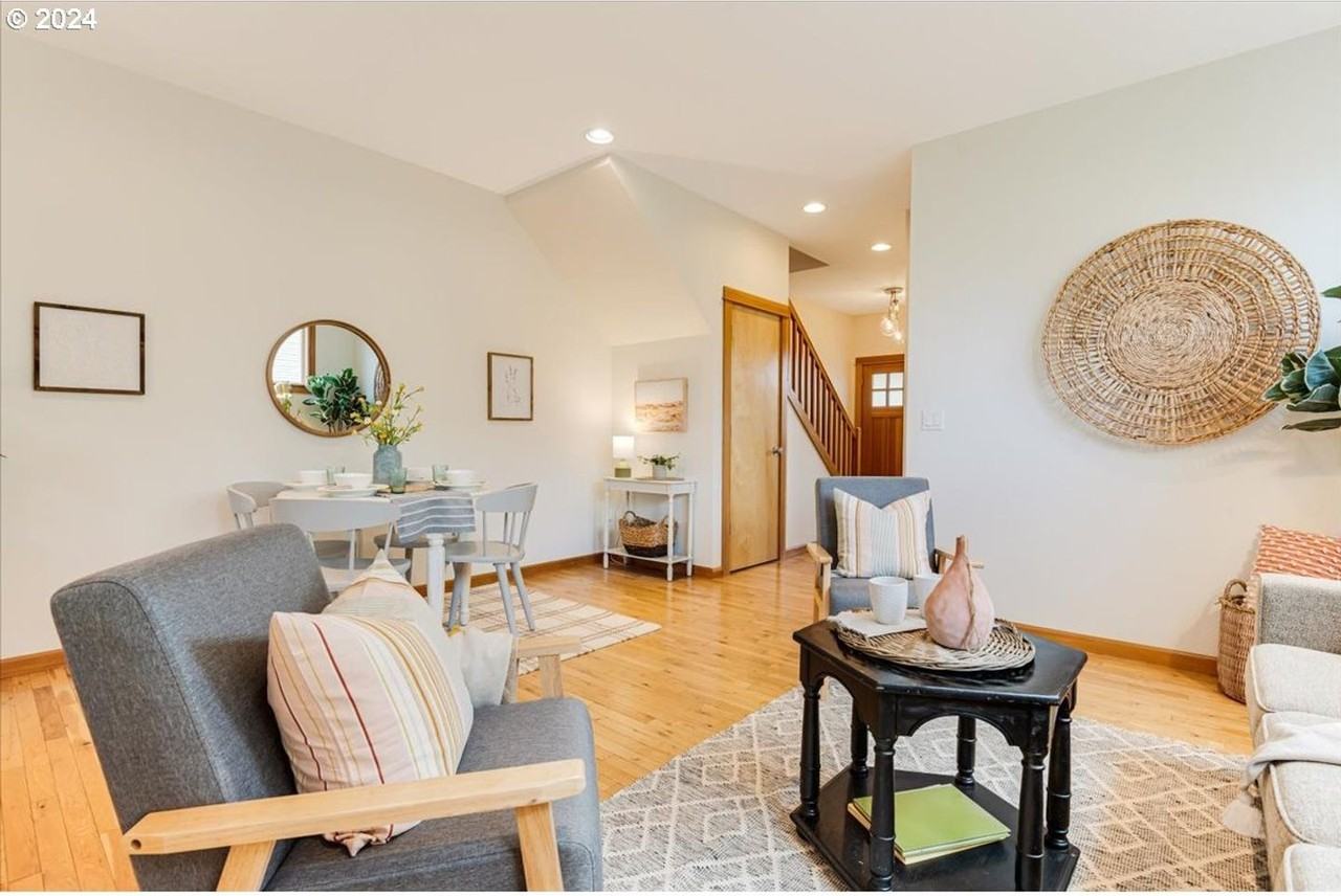 545 Ne Jessup St - Photo 4 of 37