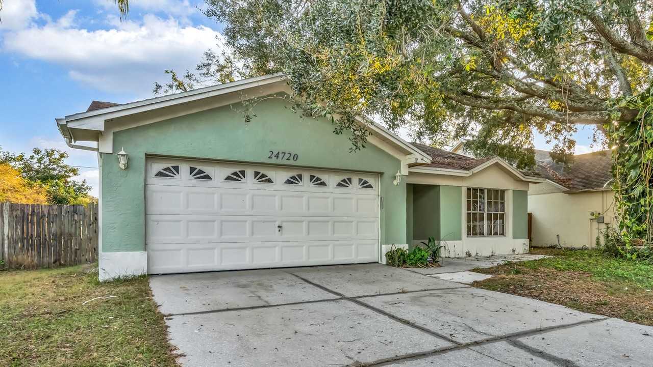 24720 Silversmith Dr - Photo 3 of 38