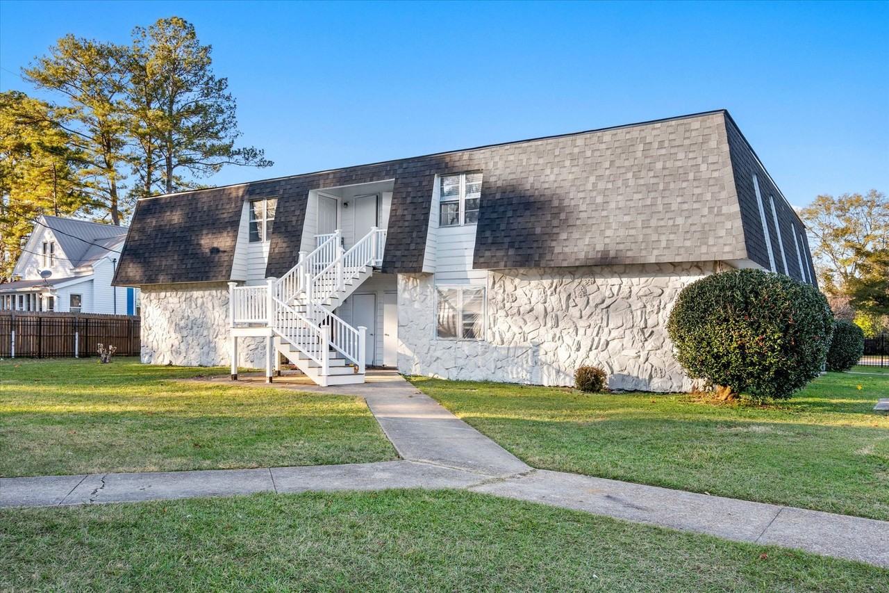 Main Street Villas - Photo 4 of 35