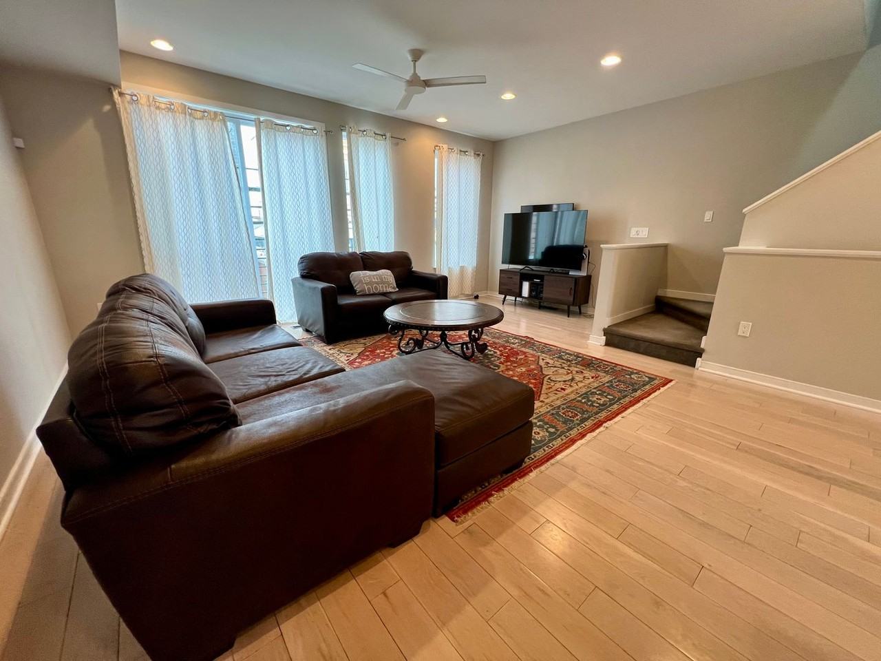 606 W Jefferson St - Photo 5 of 34