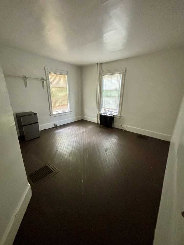 40 North Chestnut Street - Photo 2 of 9