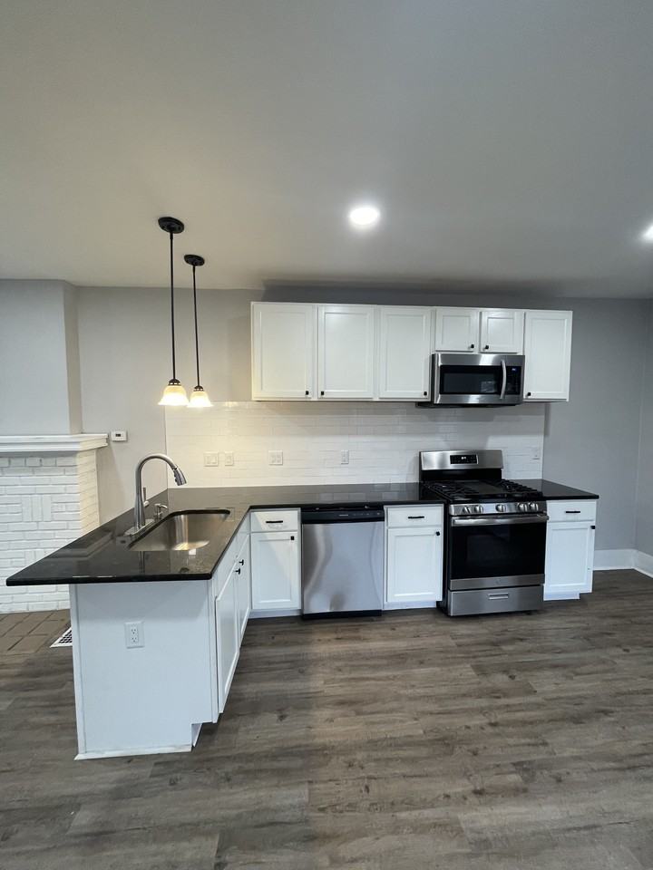 1249 Oakwood Avenue - Photo 3 of 19