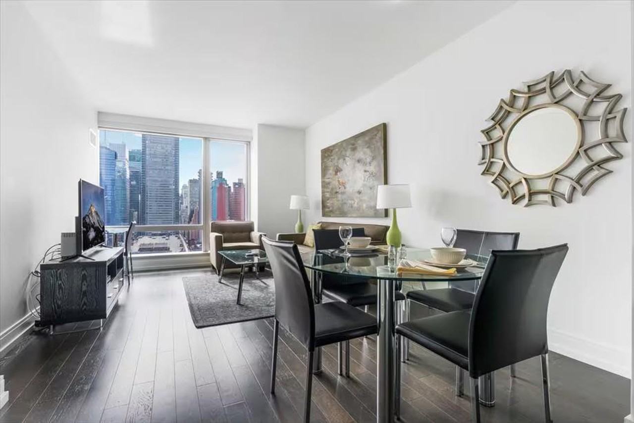 555 10th Ave #1026613P - Photo 4 of 18