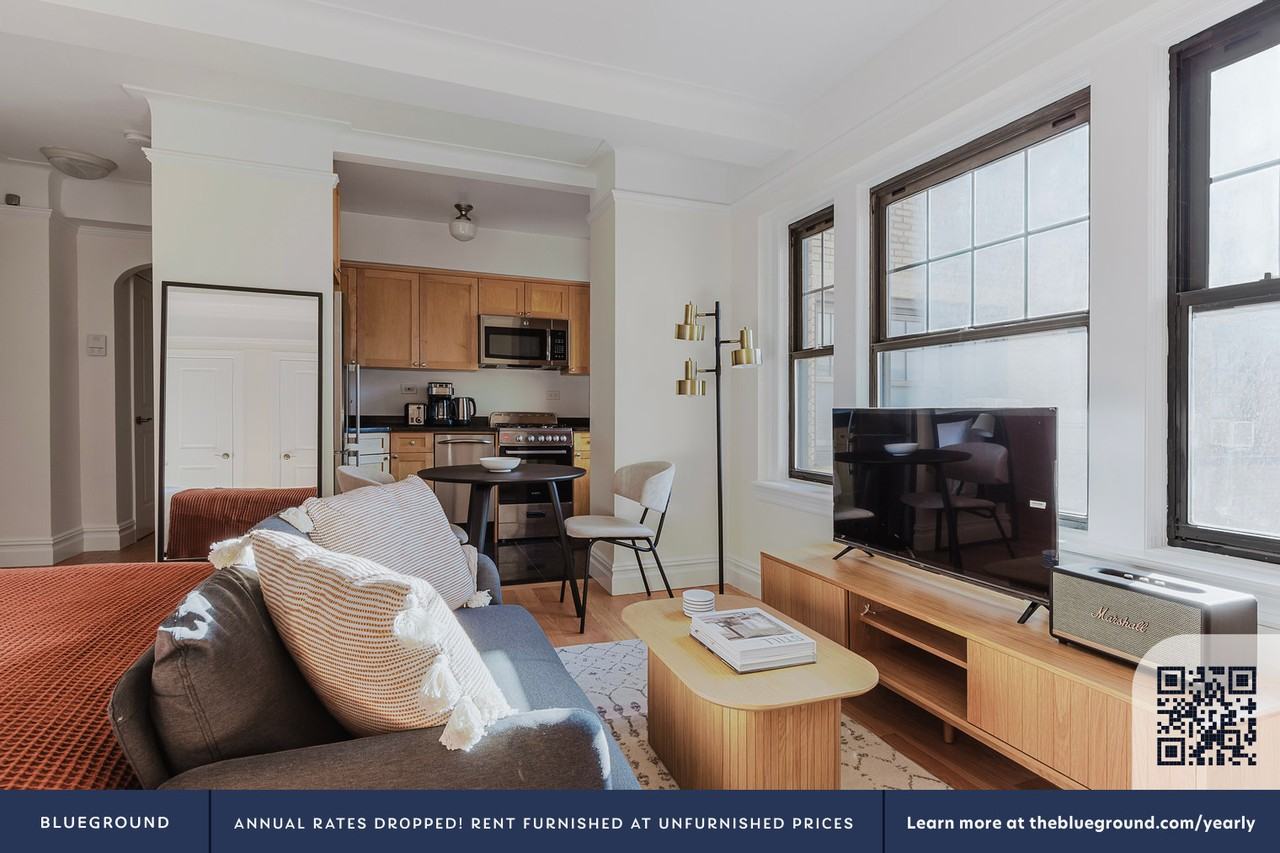 95 Christopher St #1681 - Photo 4 of 20