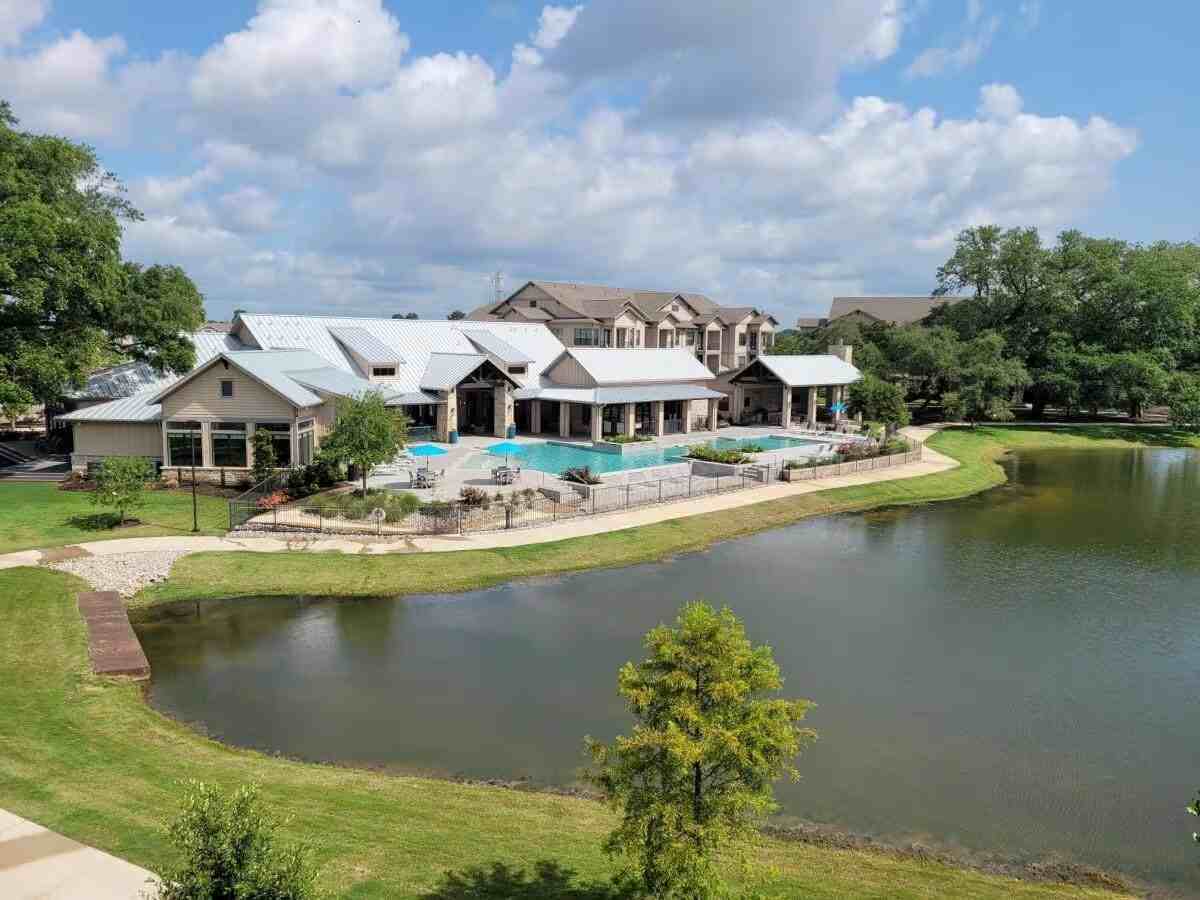 Savannah Oaks Apartments - Photo 5 of 50