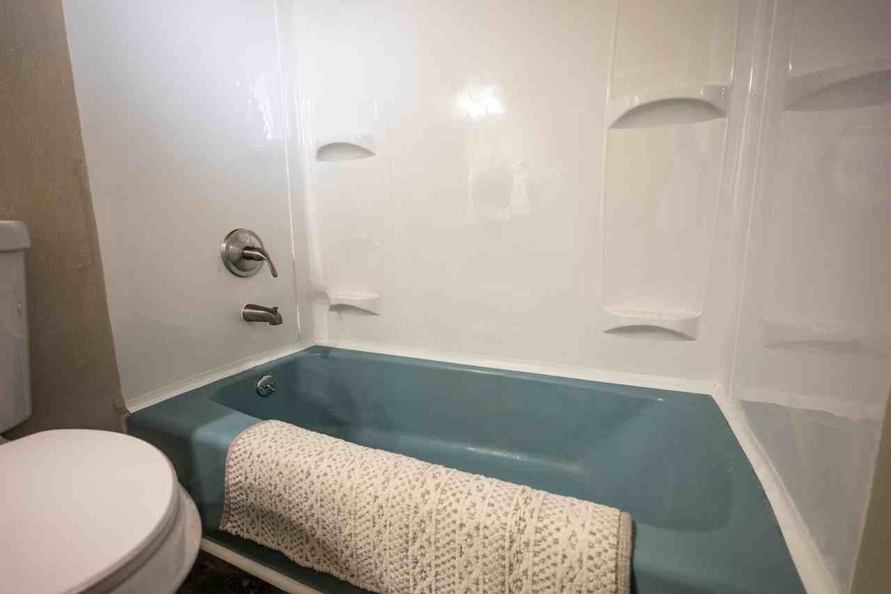 SOLD - 103-002 - 1660 Moore Avenue - Photo 2 of 17