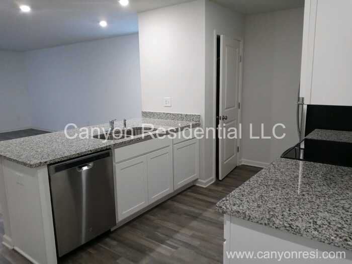 702 Wayfinder Run - Photo 3 of 23