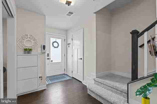 619 Colindale Street - Photo 3 of 41