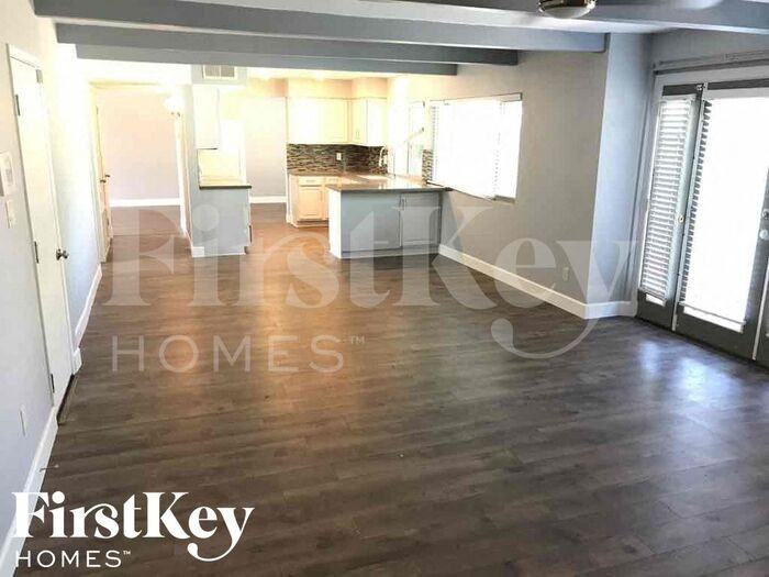 15444 N 23rd Ave - Photo 2 of 14