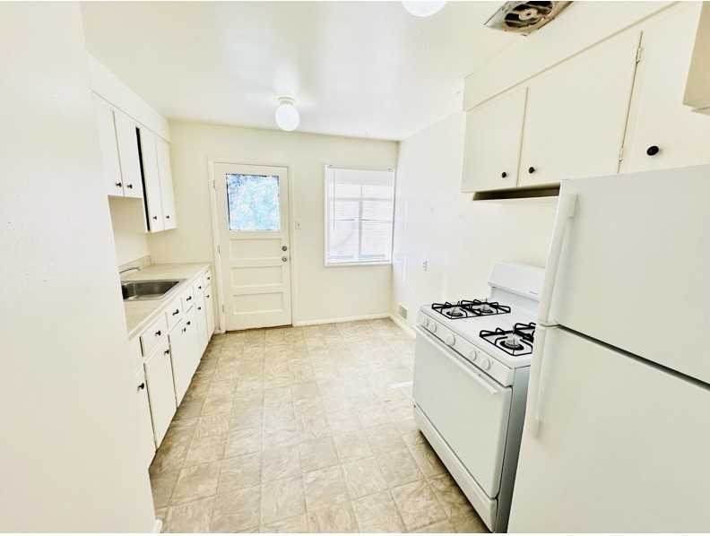 2474 S York St #2472B - Photo 3 of 19