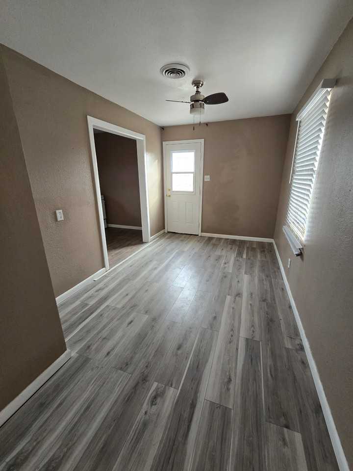 277 E Darby Rd #NA - Photo 3 of 11