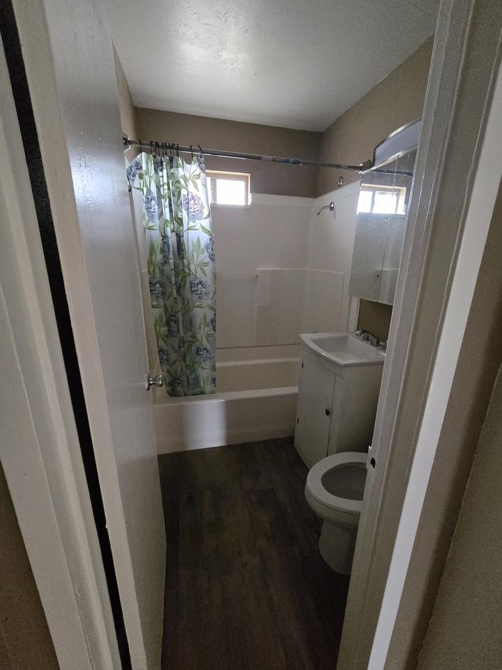 277 E Darby Rd #NA - Photo 4 of 11