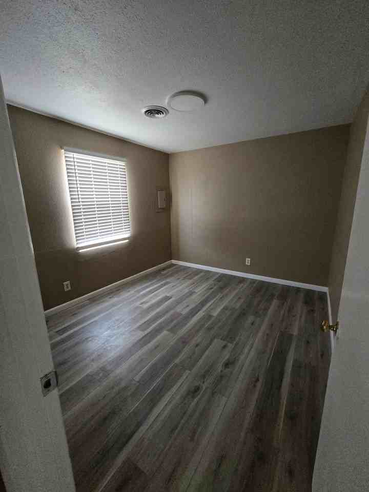 277 E Darby Rd #NA - Photo 5 of 11