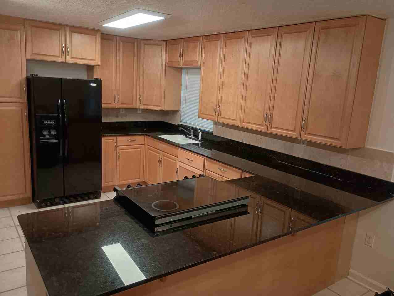 9 Sw 18th Ave #9 - Photo 2 of 11