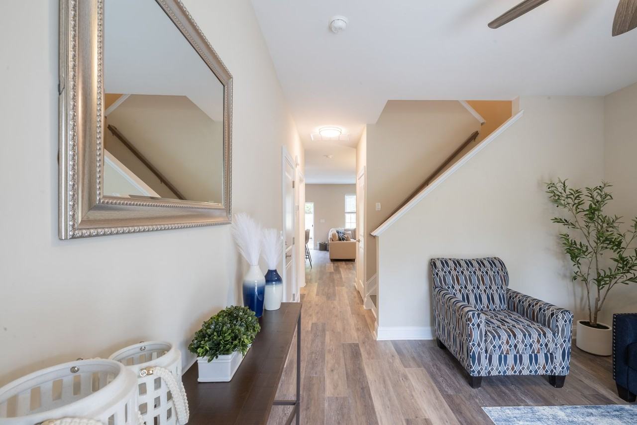 Luxury 3 Bed / 2.5 Bath Townhouse for Rent - Photo 2 of 21