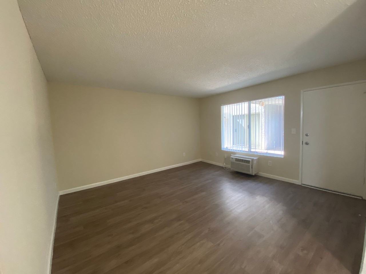 Park Granada Apartments - Photo 6 of 24