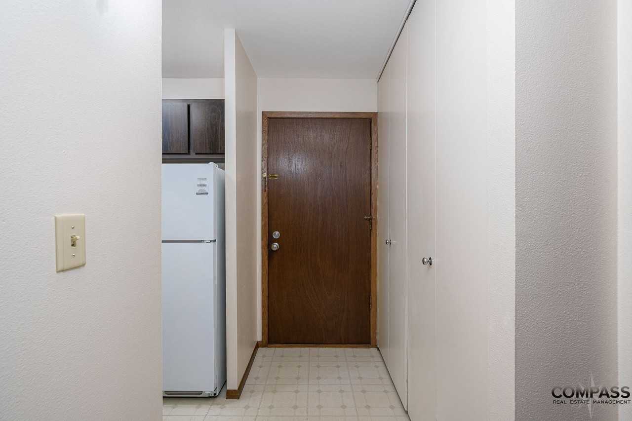 Half Moon Lake Apartments - Photo 7 of 37