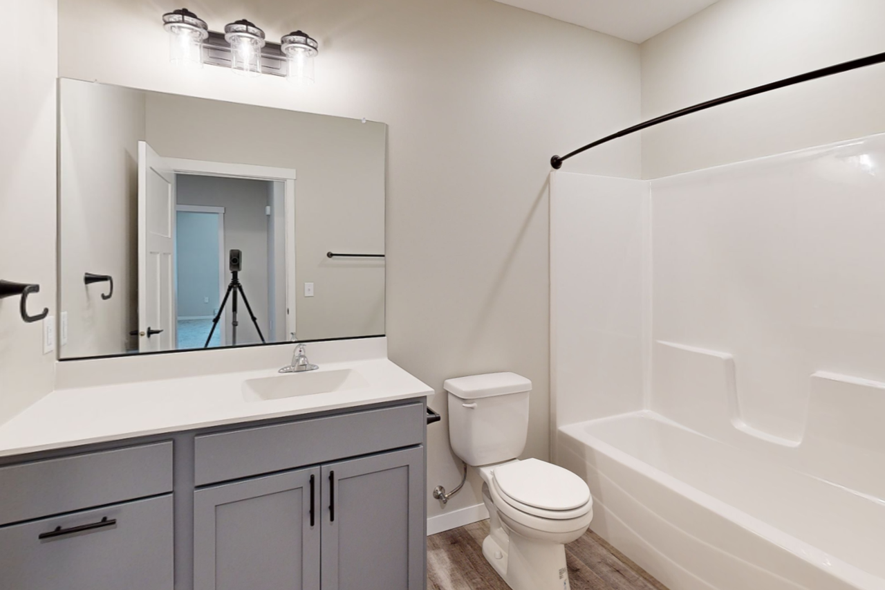 The Current - Photo 6 of 50