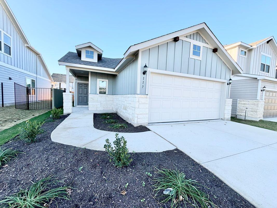 117 Redonda Dr - Photo 2 of 16