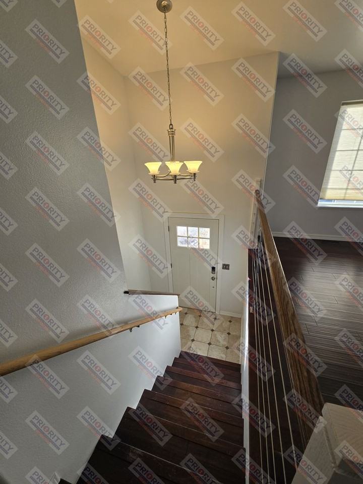 831 Sutherland Cove Ln - Photo 2 of 17